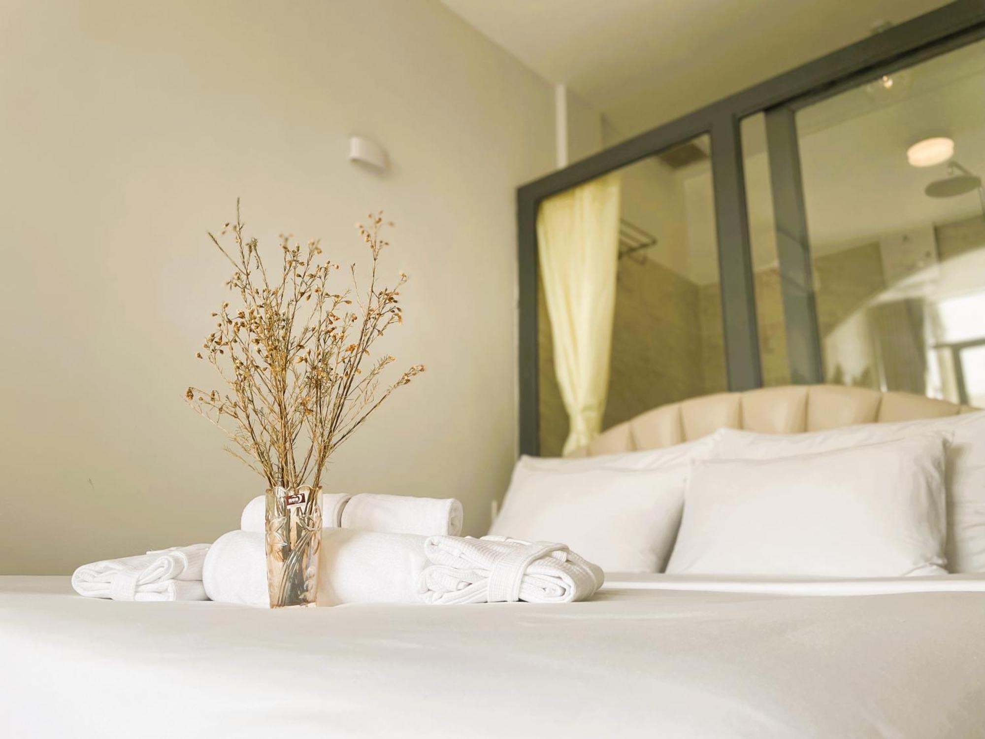 6Even Hotel - Have A Staycation In The Cafe Apartments Building Cidade de Ho Chi Minh Exterior foto